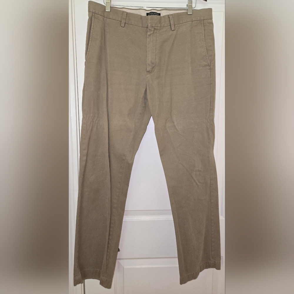 Banana Republic Men's Emerson Chino Fit Khaki Pants Size 36x34